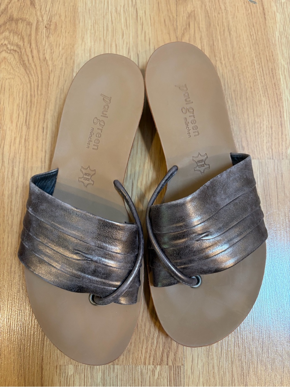 Paul Green Gunmetal Thong Leather Sandal Size 7.5